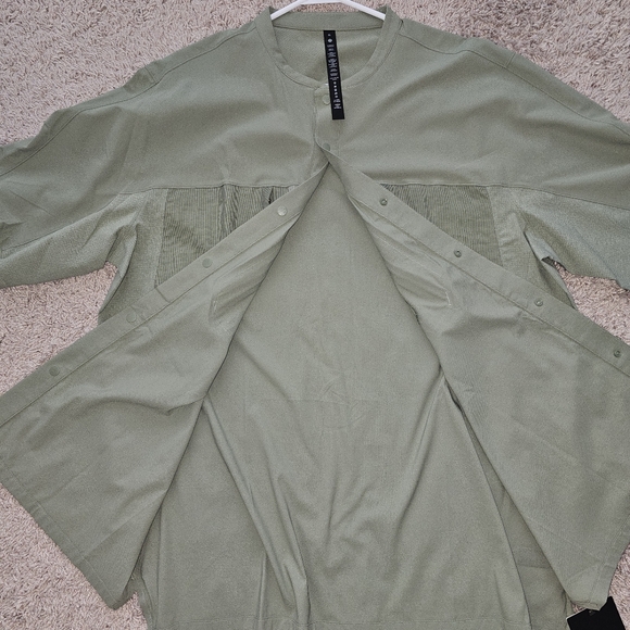 Lululemon Extra Large (XL) Green Men's Shirt - Picture 3 of 10